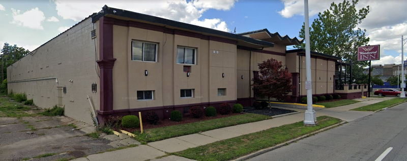 Crown Motel (Woodward Inn) - Web Listing (newer photo)